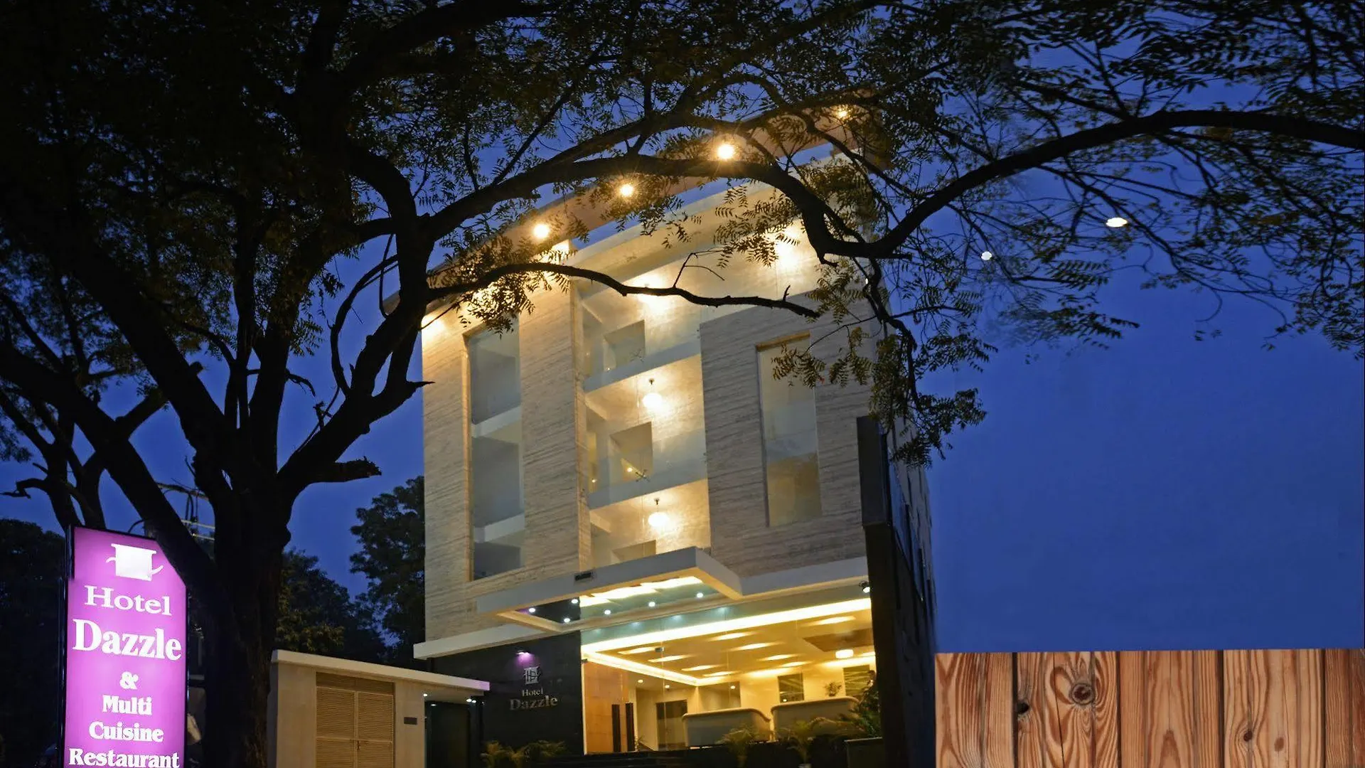Dazzle By One Earth Hotel Agra
